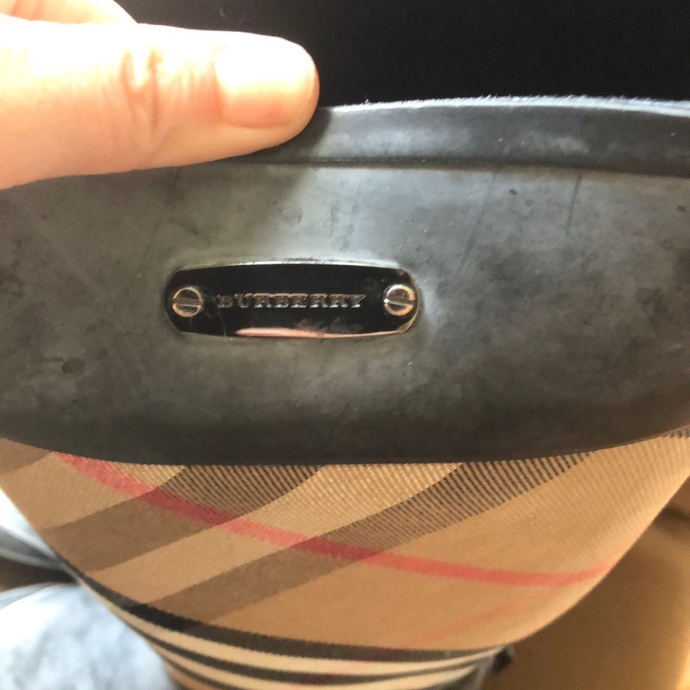 Burberry rain boots - Picture 2 of 4